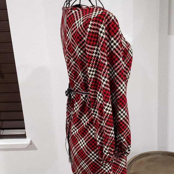 Checkered Pattern Top - Picture 2 of 5